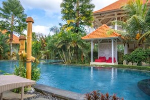 Outdoor pool - Tulus Hati Ubud Retreat (Ubud)