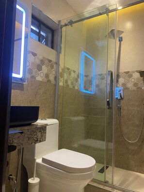Superior Studio, Balcony, City View | Bathroom - Citistay Apartments (Abuja)