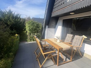 屋外ダイニングエリア