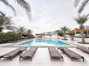 Outdoor pool - PVH - Mimosa - Serene 3BR Villa (Dubai)