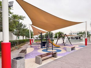 Children's play area - outdoor - PVH - Mimosa - Serene 3BR Villa (Dubai)