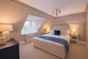 3 bedrooms, iron/ironing board, WiFi, bed sheets - The Velvet Thistle, Inverness (Inverness)