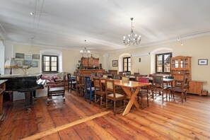 Dining - Vrbo Property (Gnesau)