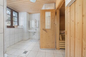 Bathroom - Vrbo Property (Gnesau)