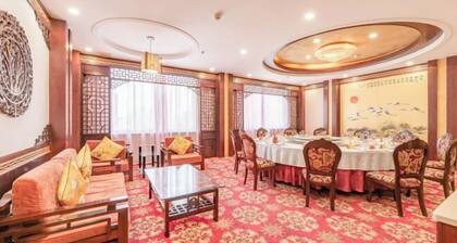 Tai'an Mingzuo Santai Theme Hotel (Taishan Scenic Area)