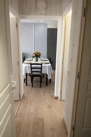 Dining - Cosy terasse apartment in Montrichard near Beauval Zoo and Chambord (Montrichard Val de Cher)