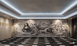 Luxury Apartment, City View | Interior - Art by Lime Tree Hotels Gurgaon (Gurugram)