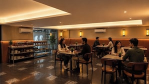 Restaurant - Art Luxury Service Apartment Golf Course Road (Gurugram)