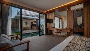Premium bedding, minibar, desk, free WiFi