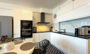 Fridge, microwave, oven, stovetop - Elisa - Panoramic View (Saranda)