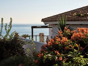 Property grounds - Villa Yiannis - Sea View & Private Pool (Zakynthos)