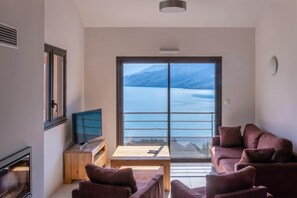 Fireplace - Mobile Homes for 4 People With Lake View in Residence L'ecrin du Lac, Chorges (Chorges)
