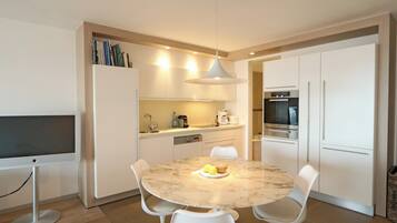 Comfort Apartment, 2 Bedrooms | Private kitchen | Fridge, oven, dishwasher, coffee/tea maker