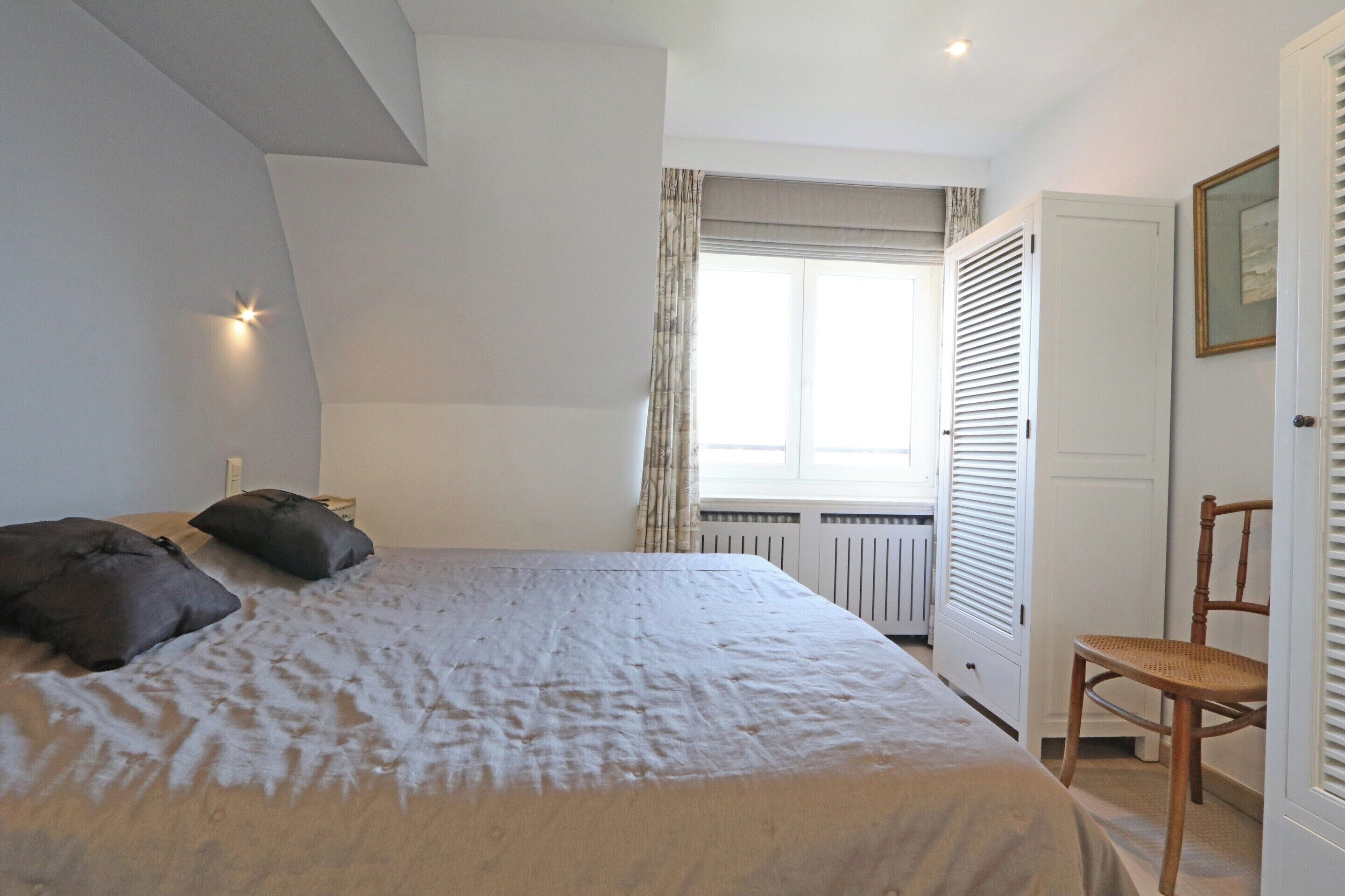 5 bedrooms, iron/ironing board, individually furnished