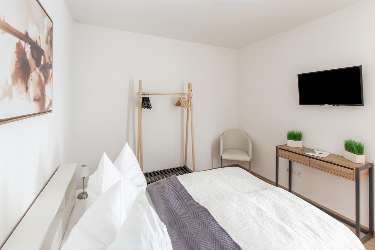 Classic Apartment, 2 Bedrooms | 2 bedrooms, individually furnished, bed sheets