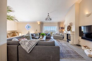 Classic Villa, 1 Bedroom | Living room - Nice Villa in Budens With Pool (Vila do Bispo)