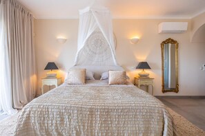 Classic Villa, 1 Bedroom | 5 bedrooms - Nice Villa in Budens With Pool (Vila do Bispo)