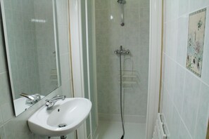 Bathtub - Val Pierre Apartment for 8 People (Chatel)