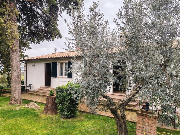Exterior - Apartment in Umbria Near Montefalco Winery (Giano dell'Umbria)
