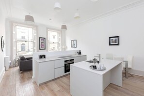 City Apartment | Private kitchen - 6 on Chester Apartments (Edinburgh)