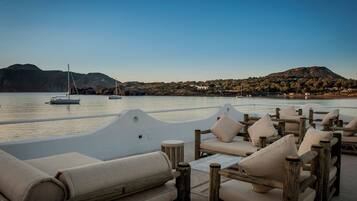 Deluxe Quadruple Room | Terrace/patio