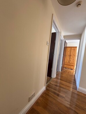 House, 5 Bedrooms, Terrace | Interior - Large & Cozy 5-bed House in a Quiet Dagenham Area (Dagenham)
