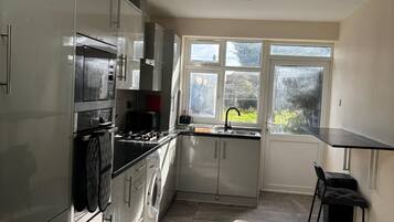 House, 5 Bedrooms, Terrace | Interior