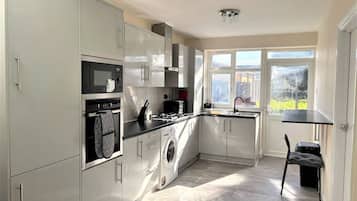 House, 5 Bedrooms, Terrace | Interior