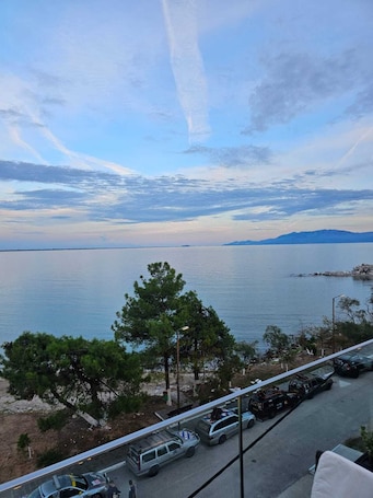 Property grounds. Beach Apartment A