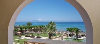 Plaka Beach Resort