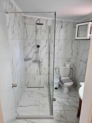 Bungalow, Courtyard View | Bathroom - Plaka Beach Resort (Vassilikos)