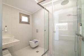 Studio Suite, Balcony, Sea View | Bathroom