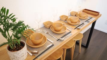 Deluxe Twin Room | Dining