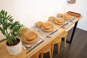 Deluxe Twin Room | Dining