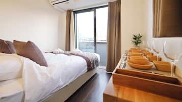 Free WiFi, bed sheets