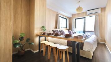 Deluxe Twin Room | Dining