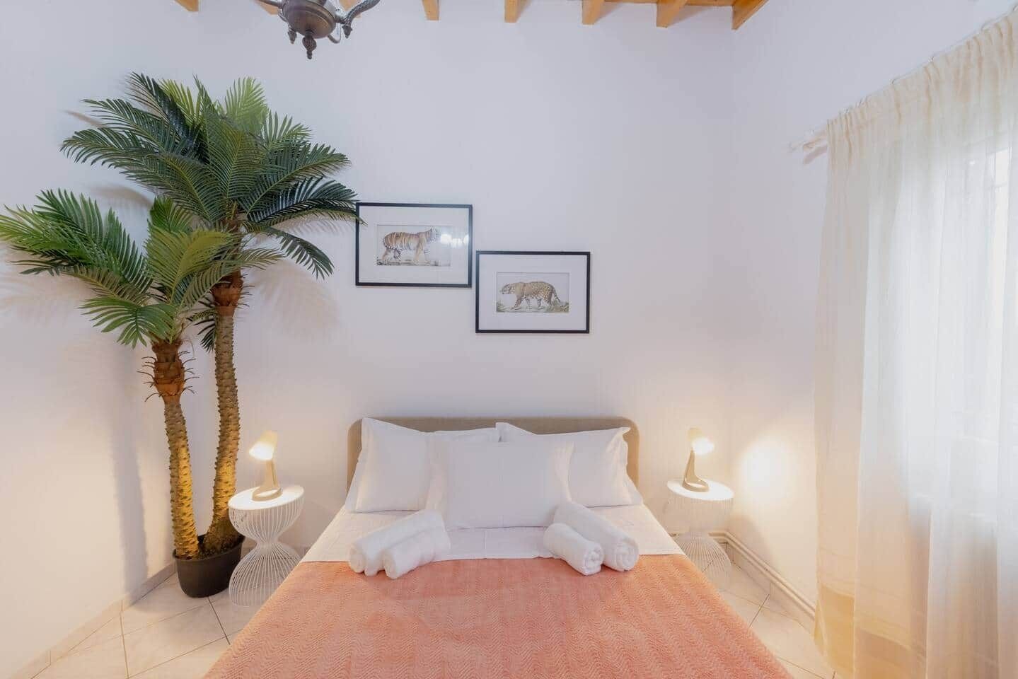 3 chambres, fer et planche à repasser, Wi-Fi gratuit, draps fournis