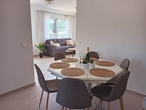 Dining - Frontline Beach Penthouse ApoloXI Calpe (Calpe)