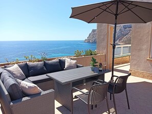 Outdoor dining - Frontline Beach Penthouse ApoloXI Calpe (Calpe)
