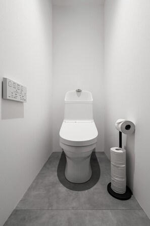 Apartamento | Baño | Ducha y bañera combinadas y artículos de higiene personal gratuitos