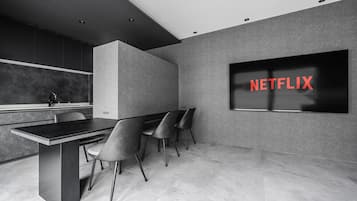Apartment | Dining