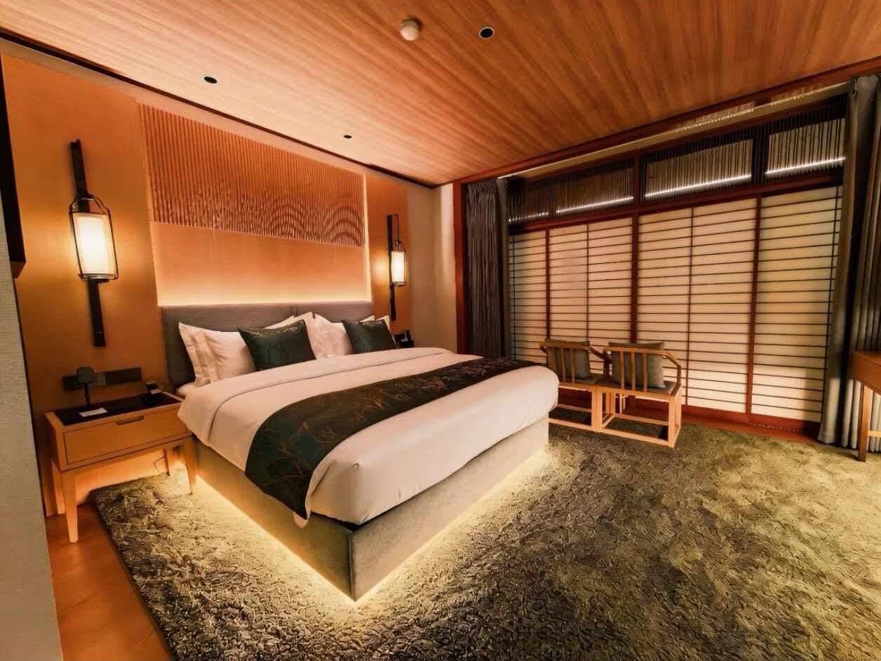 Tente Élite, 1 grand lit | Couette en duvet d'oie, coffres-forts dans les chambres