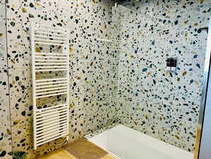 Bathroom - Venice Beach - Suite in residence with swimming pool (Neuf-Mesnil)