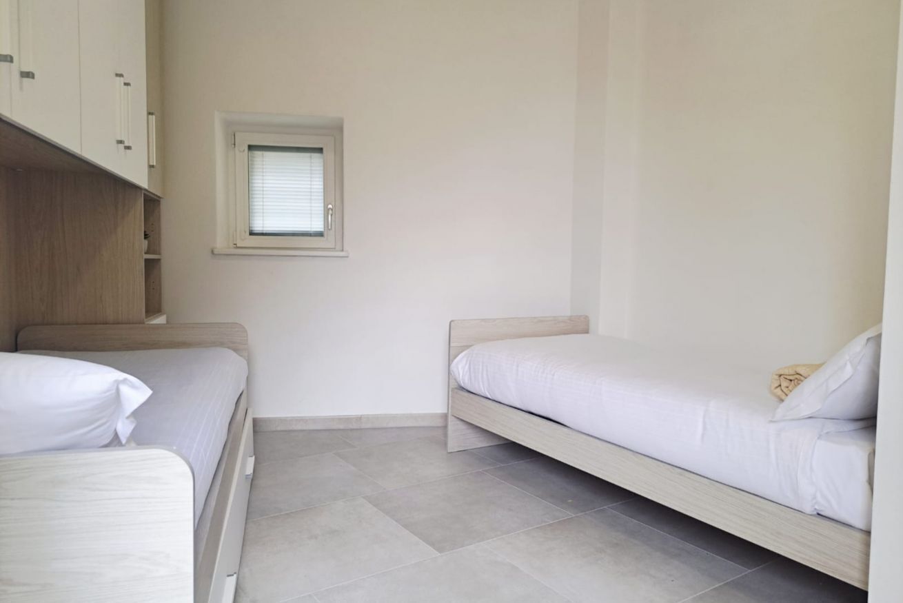 2 bedrooms, iron/ironing board