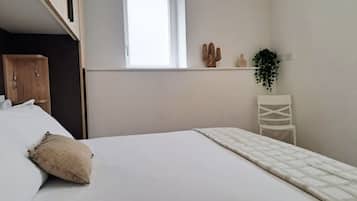 2 bedrooms, iron/ironing board