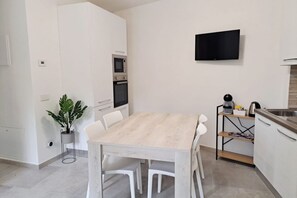 Dining - Near Porlezza (Casa Enzo) (Cressogno)