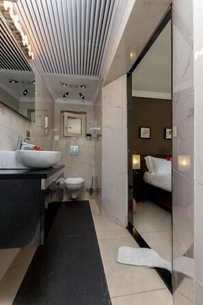 Appartement, 2 chambres | Salle de bain