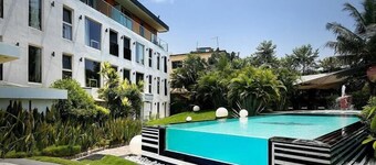 Red Mango Hotel and Apartments