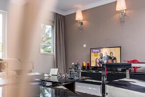 Apartment, 2 Bedrooms | Interior
