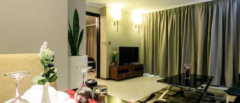 Apartment, Balcony | Dining